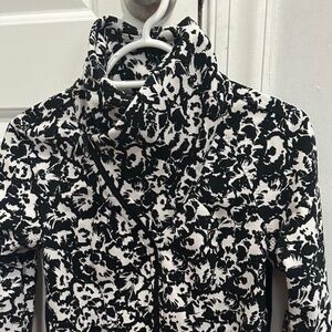 Lululemon Zip Up Jacket Black & White Flora Size 4 Women’s